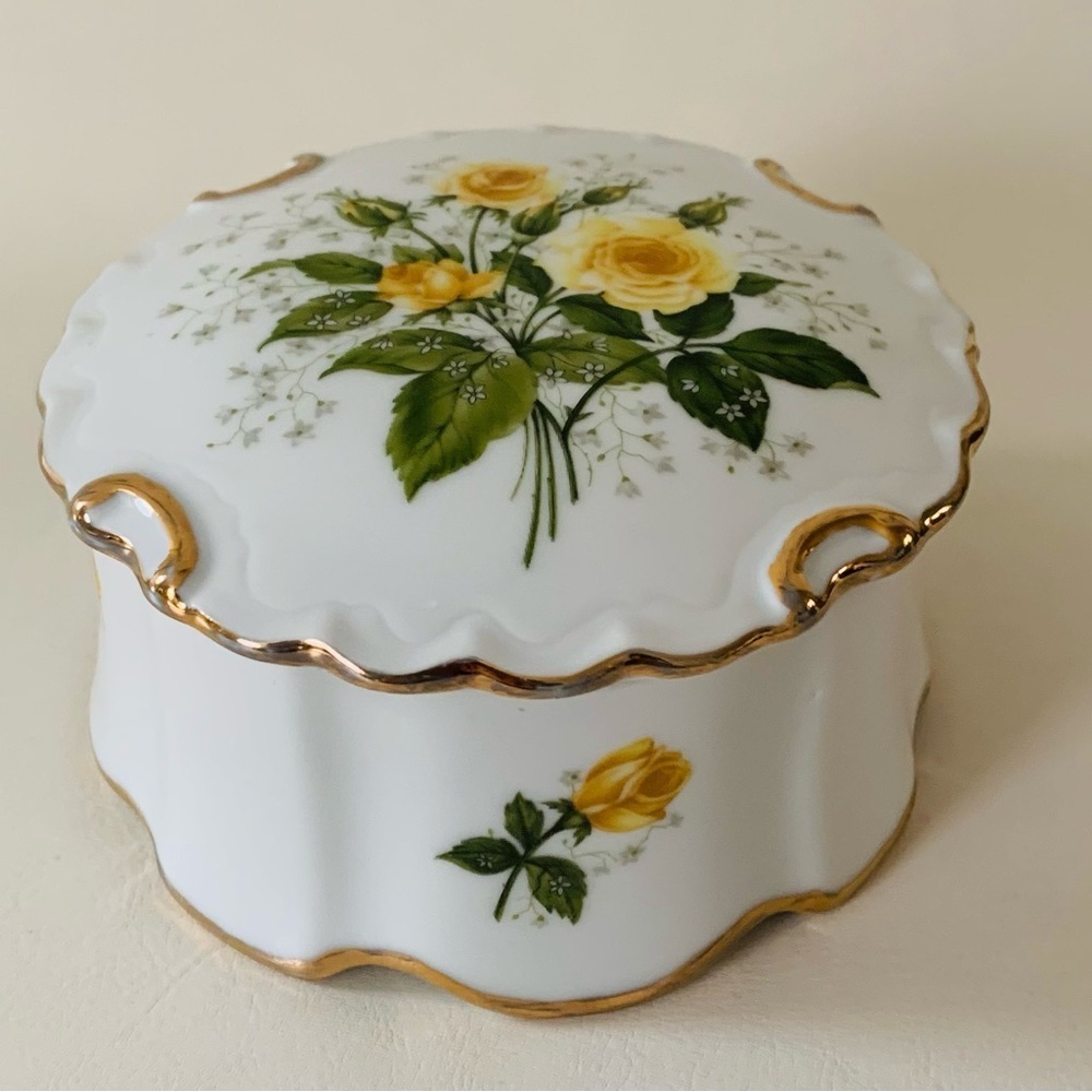 Porcelain box - Picture 10 of 10